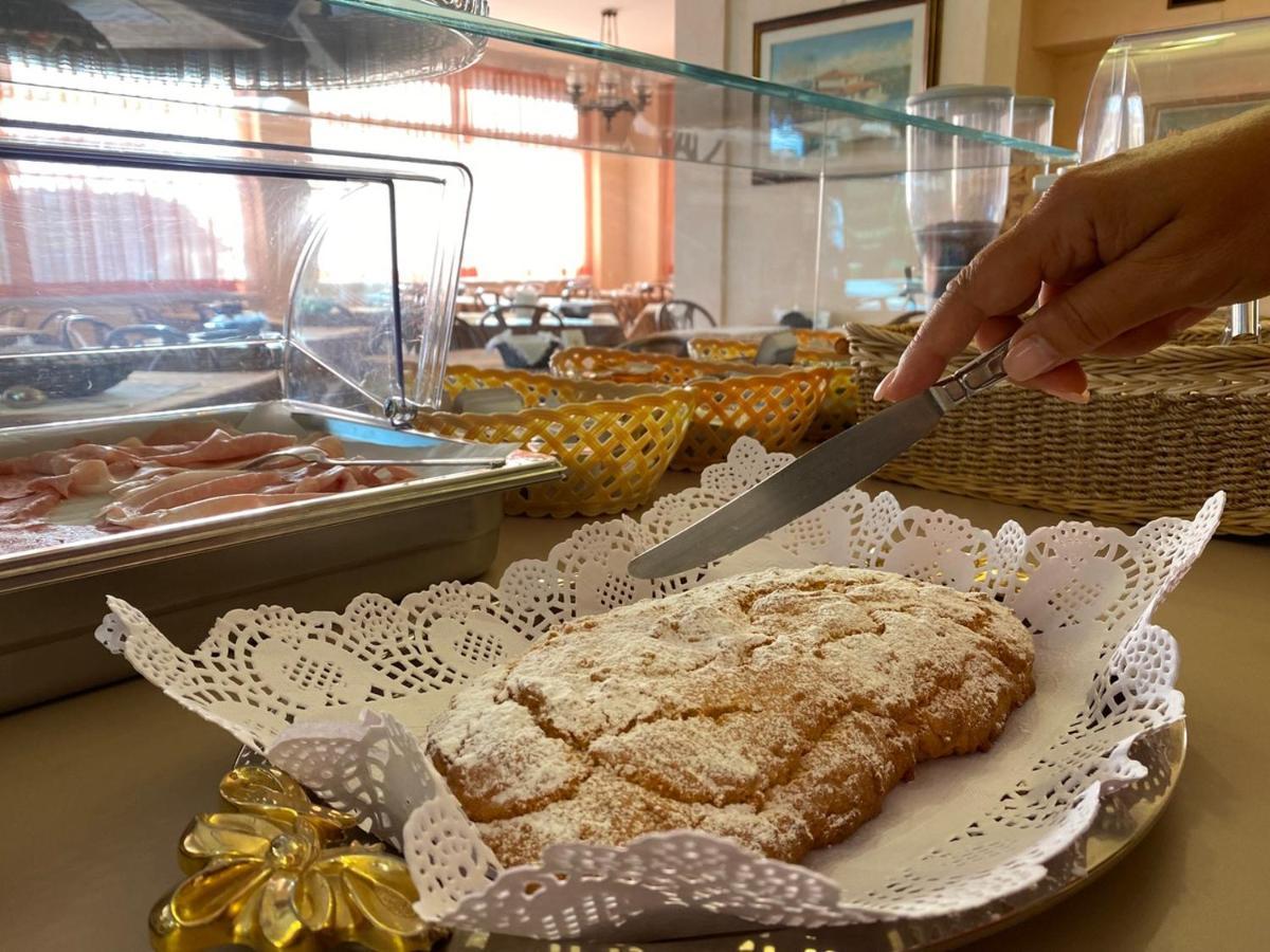 Hotel Casadei Rimini Luaran gambar
